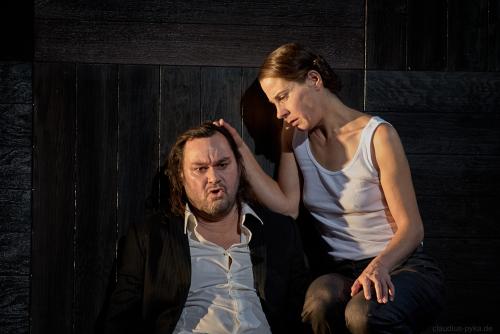 Dantons Tod von Büchner im Schauspielhaus Hamburg am 12.10.2009. <br><sub>(12.10.2009, Nikon D200, 200 mm, f/2.8, 1/50, ISO 800)</sub>