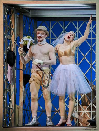 Dreigroschenoper von Brecht im Schauspielhaus Hamburg am 22.04.2010. <br><sub>(22.04.2010, Nikon D700, 200 mm, f/5, 1/2.500, ISO 3.200)</sub>