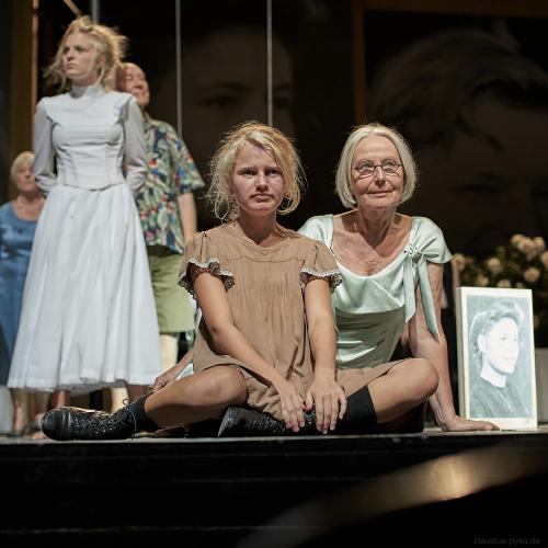 Frühlingserwachen von Wedekind im Schauspielhaus Hamburg am 27.08.2010. <br><sub>(27.08.2010, Nikon D700, 50 mm, f/2.8, 1/250, ISO 1.000)</sub>