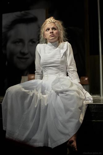Frühlingserwachen von Wedekind im Schauspielhaus Hamburg am 27.08.2010. <br><sub>(27.08.2010, Nikon D700, 50 mm, f/3.5, 1/30, ISO 1.000)</sub>