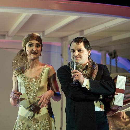 Der große Gatsby von Scott Fitzgerald im Schauspielhaus Hamburg am 10.01.2012. <br><sub>(10.01.2012, Nikon D700, 200 mm, f/4, 1/100, ISO 1.250)</sub>