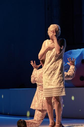 Der große Gatsby von Scott Fitzgerald im Schauspielhaus Hamburg am 10.01.2012. <br><sub>(10.01.2012, Nikon D700, 95 mm, f/4, 1/60, ISO 2.000)</sub>