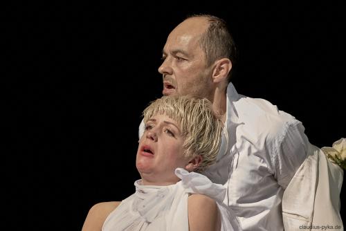 Das Kätzchen von Heilbronn im Schauspielhaus Hamburg am 26.05.2009. <br><sub>(26.05.2009, Nikon D200, 200 mm, f/3.5, 1/80, ISO 800)</sub>