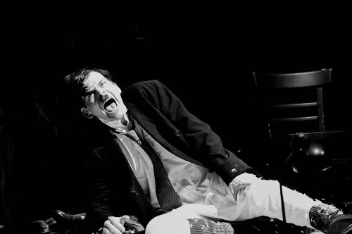 Mein Kampf von George Tabori im Ernst Deutsch Theater Hamburg. <br><sub>(30.05.2012, Nikon D4, 170 mm, f/4.5, 1/100, ISO 3.200)</sub>