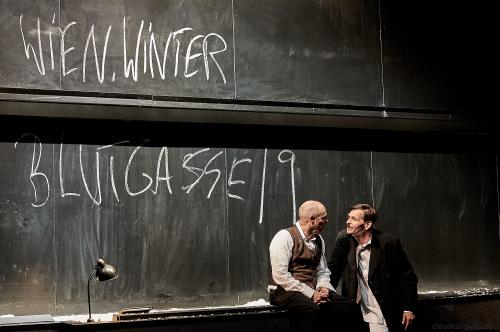 Mein Kampf von George Tabori im Ernst Deutsch Theater Hamburg. <br><sub>(30.05.2012, Nikon D700, 42 mm, f/5.6, 1/40, ISO 1.600)</sub>