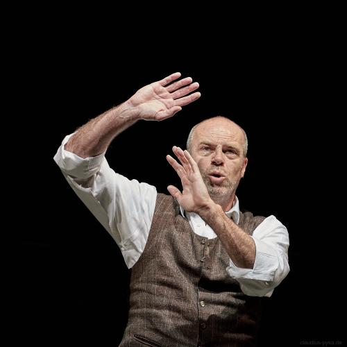 Mein Kampf von George Tabori im Ernst Deutsch Theater Hamburg. <br><sub>(30.05.2012, Nikon D4, 200 mm, f/4, 1/1.250, ISO 3.200)</sub>