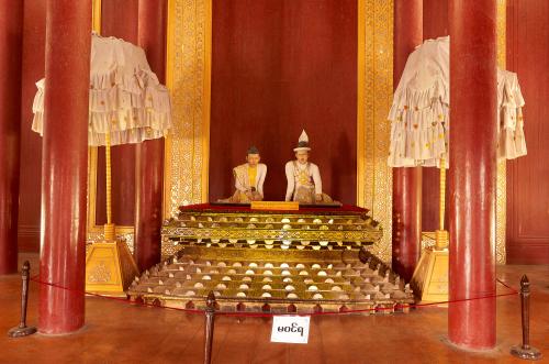 Königspalast von Mandalay. <br><sub> (30.05.2013, Nikon D800E, 28 mm, f/4, 1/20, ISO 3.200)</sub>