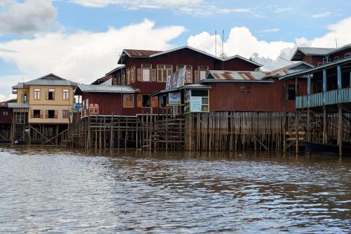 Unterwegs zum Inle-See auf einem der Zuflüsse. <br><sub> (03.06.2013, Nikon D800E, 70 mm, f/5,6, 1/400, ISO 200)</sub>