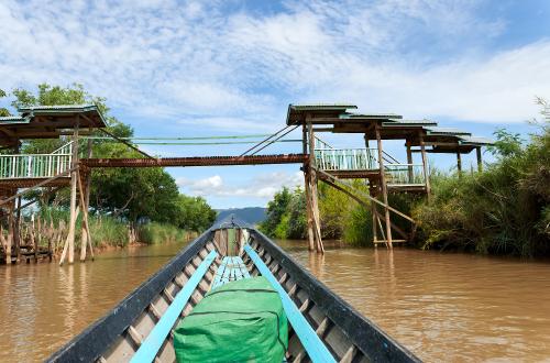 Unterwegs zum Inle-See auf einem der Zuflüsse. <br><sub> (03.06.2013, Nikon D800E, 26 mm, f/5, 1/640, ISO 100)</sub>