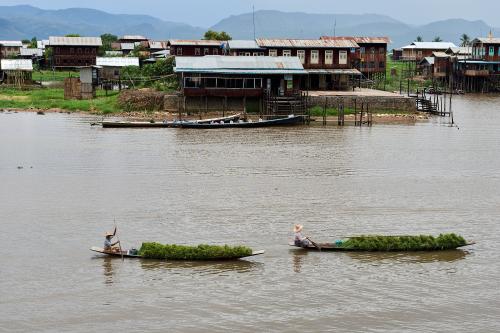 Ausläufer des Inle-Sees. Die Langboote sind das wichtigste Transportmittel auf dem See. <br><sub> (03.06.2013, Nikon D800E, 62 mm, f/6,3, 1/320, ISO 100)</sub>